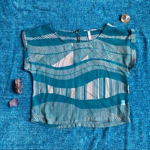 Geometric Short Sleeve Blouse with Zipper